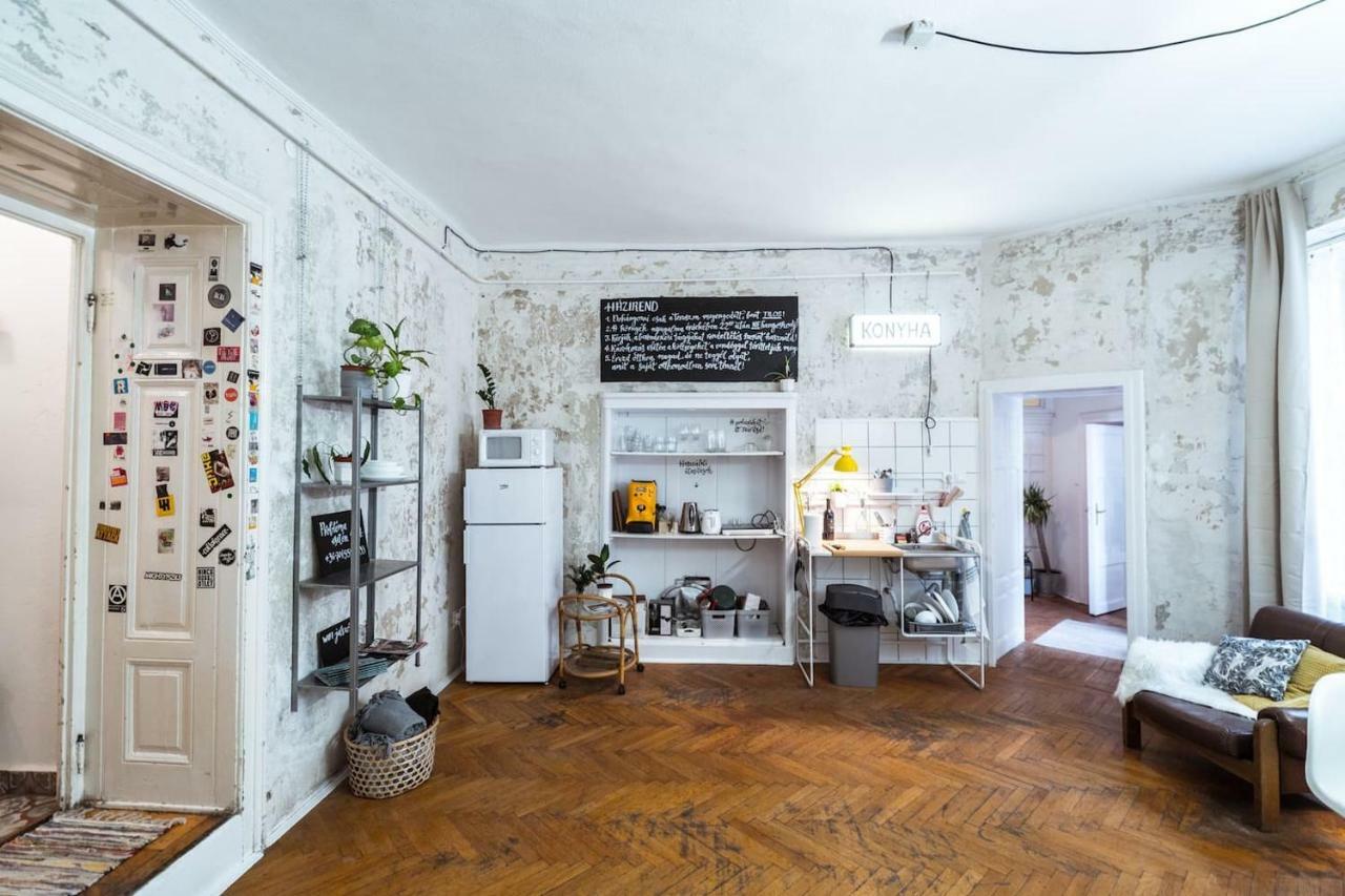 A Szoba Apartman Печ Экстерьер фото