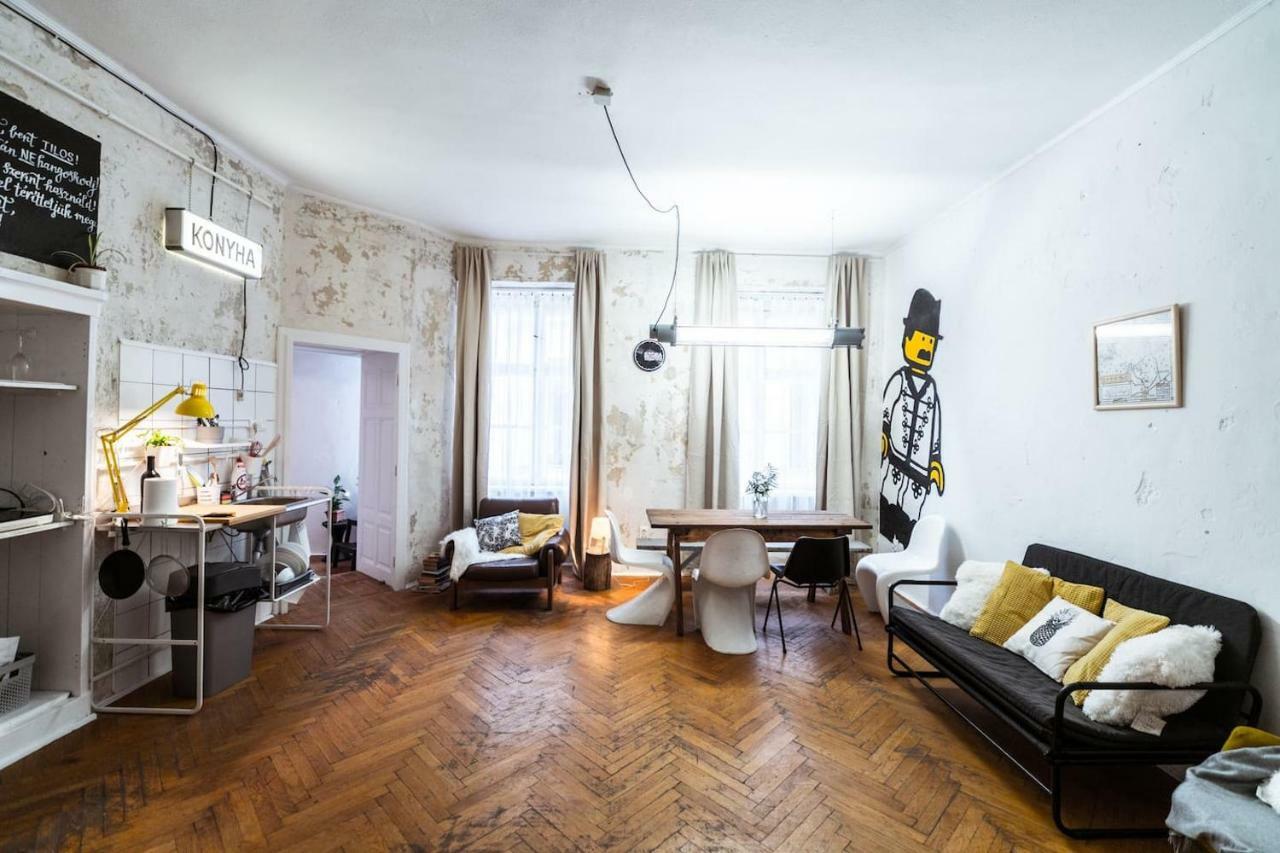 A Szoba Apartman Печ Экстерьер фото